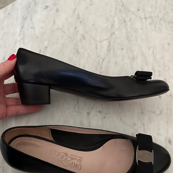 Salvatore Ferragamo Black Leather Heels with Bow - Picture 7 of 10